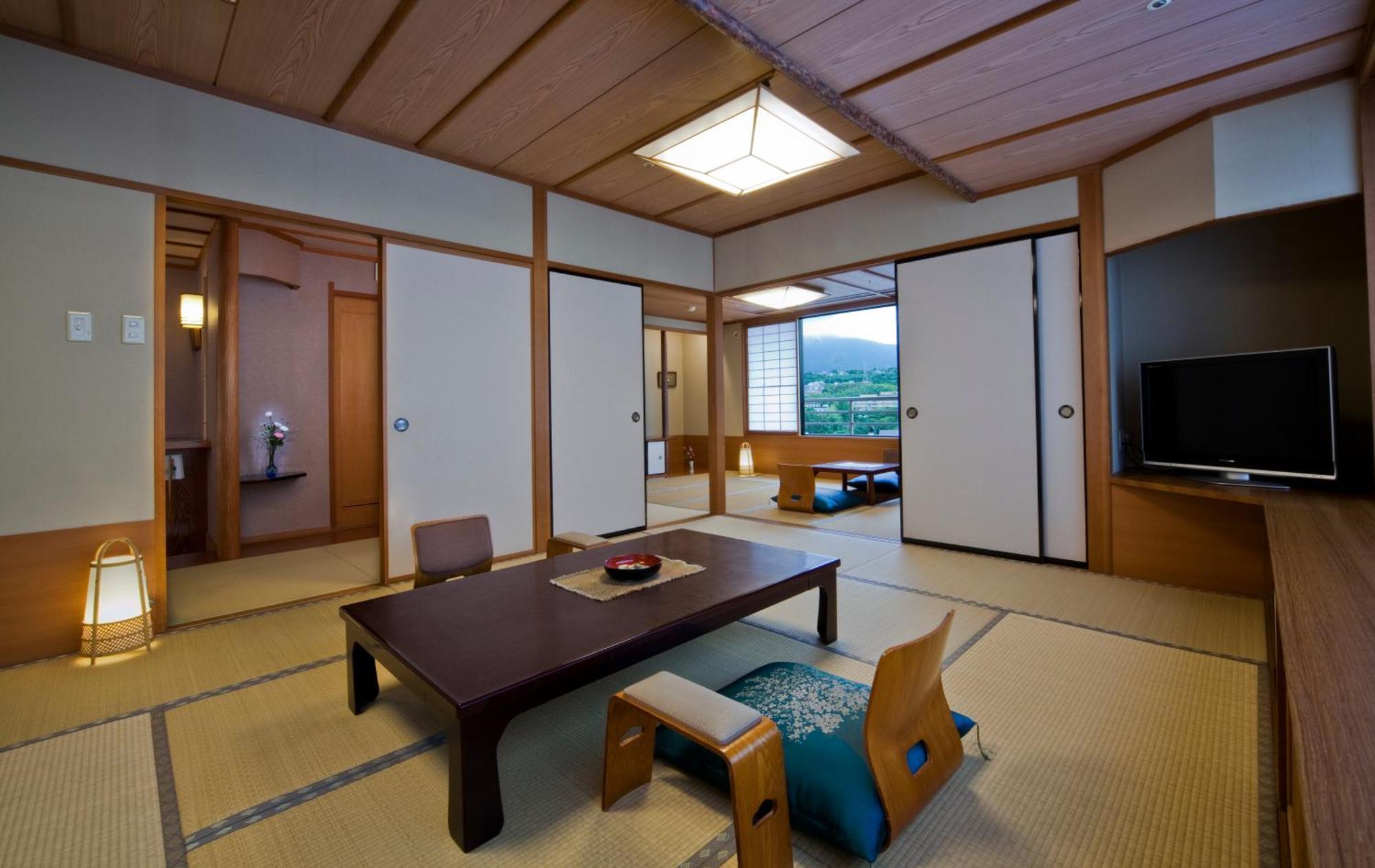 琵琶湖グランドホテル京近江 Otsu Exterior photo