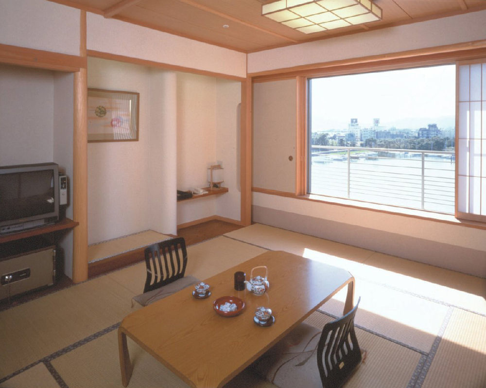 琵琶湖グランドホテル京近江 Otsu Exterior photo